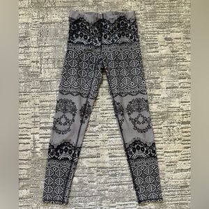 TEREZ- Skull Pattern Leggings- Size Small